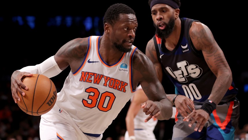 New York Knicks forward Julius Randle (30) drives to the basket against Brooklyn Nets forward Royce O'Neale (00) during the second quarter at Barclays Center