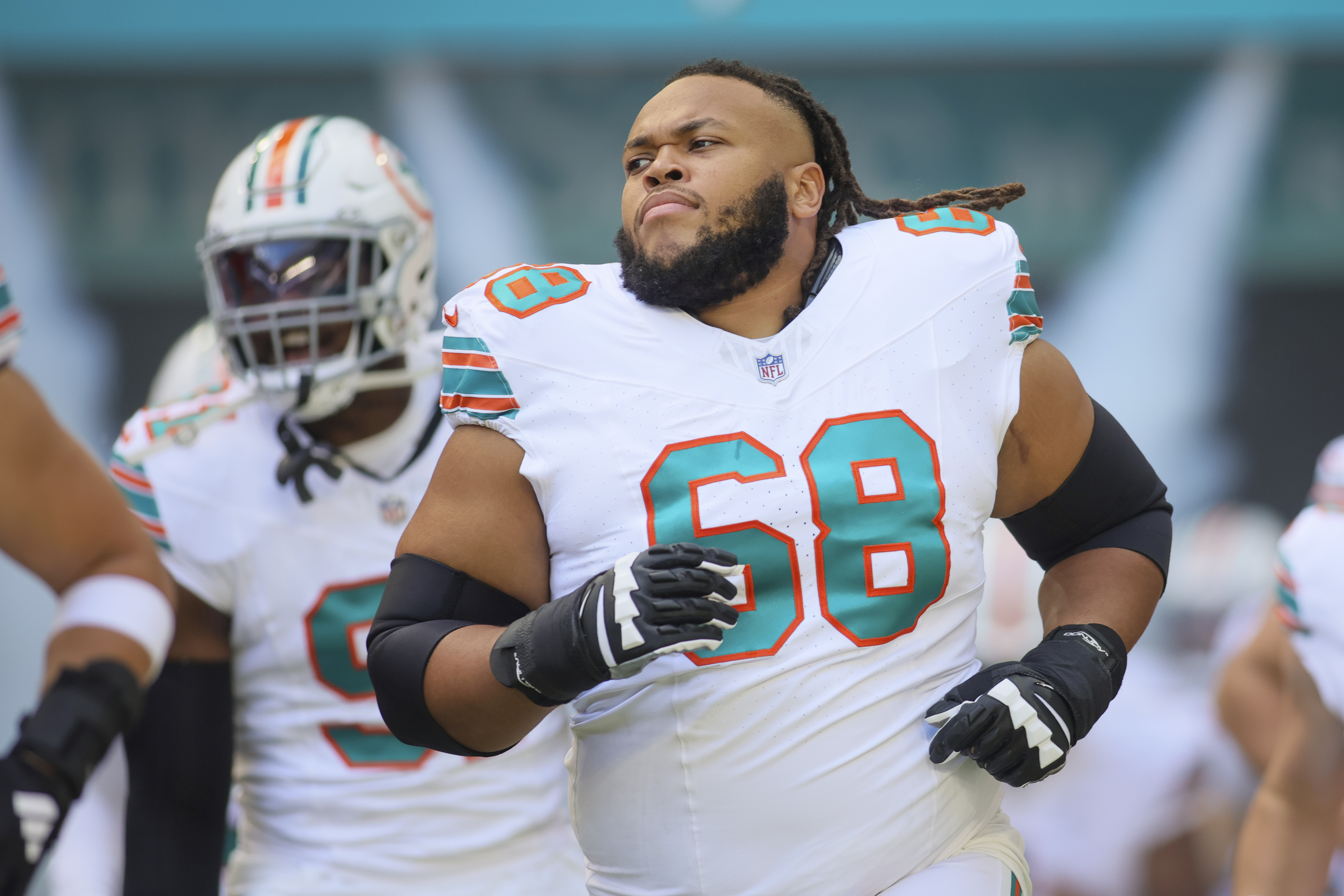 Miami Dolphins offensive tackle Robert Hunt (New York Giants)