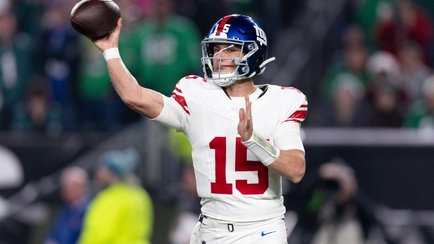 New York Giants quarterback Tommy DeVito (15) passes the ball against the Philadelphia Eagles during the second quarter at Lincoln Financial Field