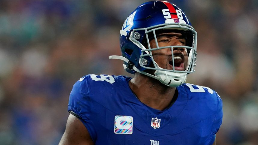 New York Giants linebacker Bobby Okereke (58) reacts to a tackle against the Seattle Seahawks in the first half at MetLife Stadium