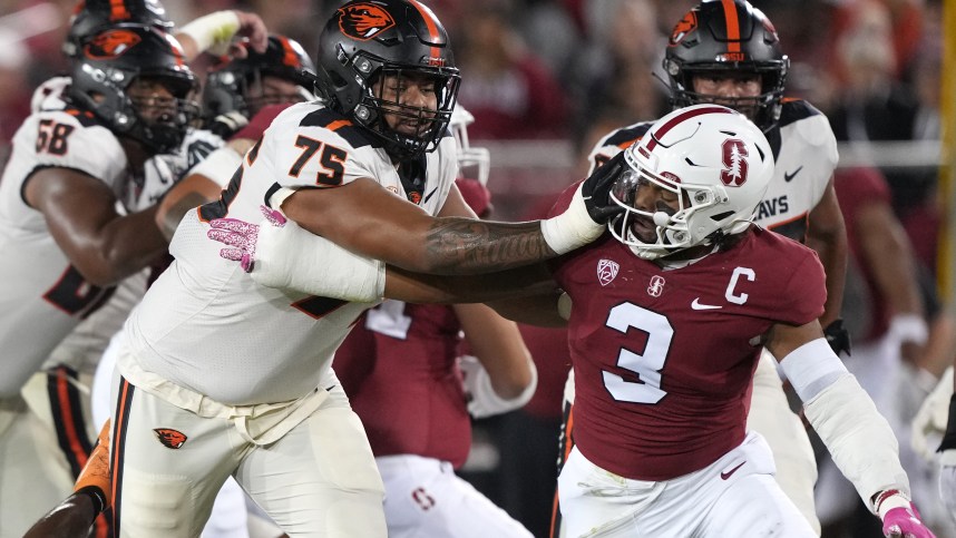 Oregon State Beavers offensive lineman Taliese Fuaga (75) (New York Jets and New York Giants prospect)