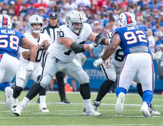 Las Vegas Raiders guard Greg Van Roten (New York Giants free agency target)