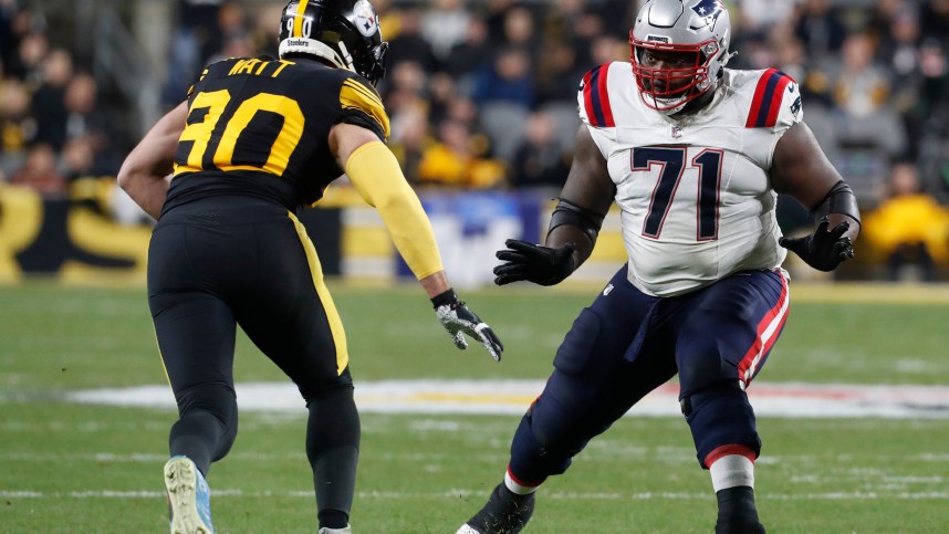 New England Patriots guard Mike Onwenu (71) (New York Giants free agent target)