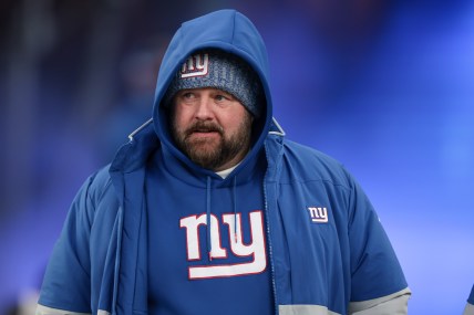 Giants set to interview Raiders offensive line coach