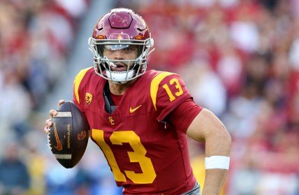 Giants trade up with Bears to land No. 1 quarterback prospect in CBS mock draft