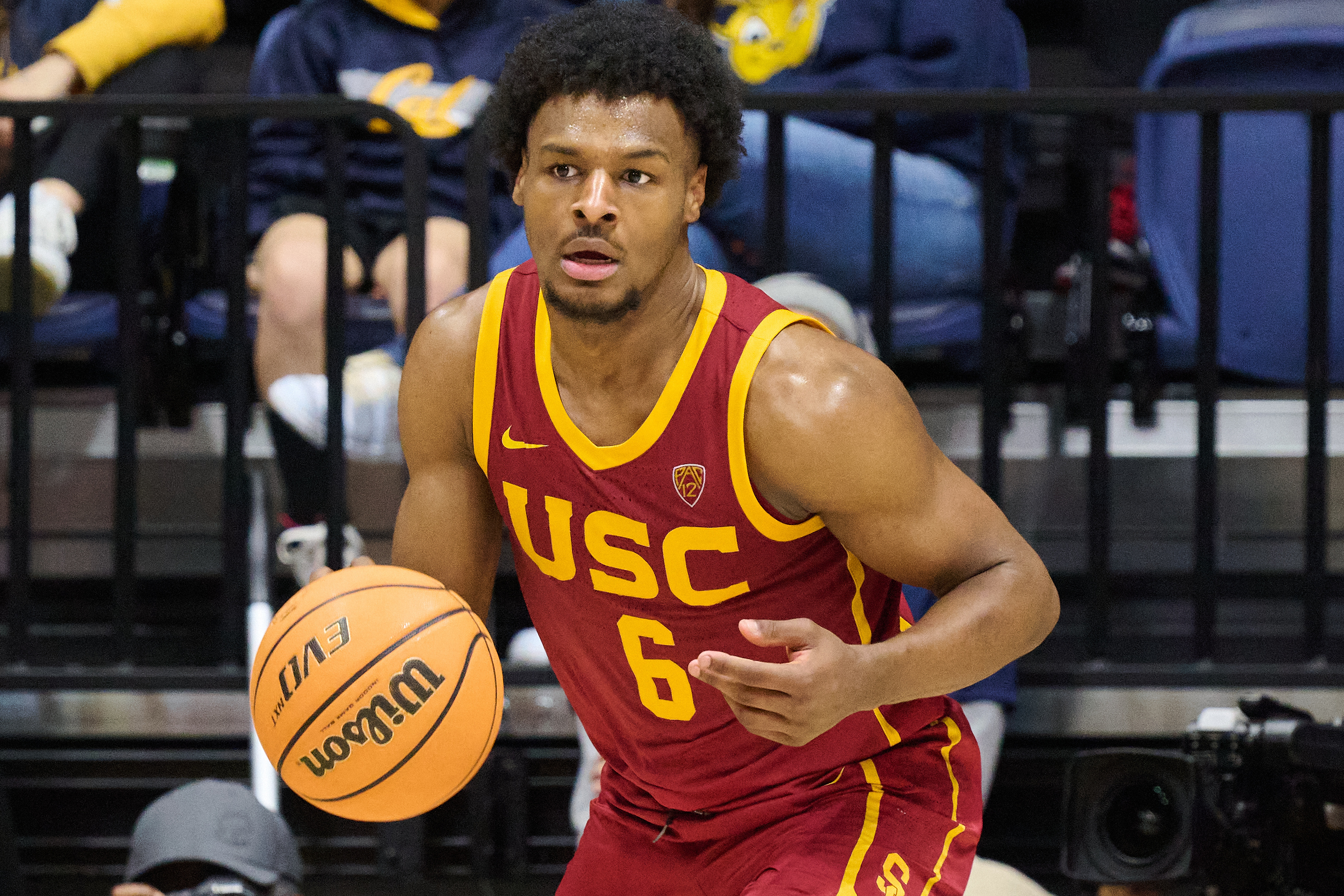 USC Trojans guard Bronny James (6), Knicks