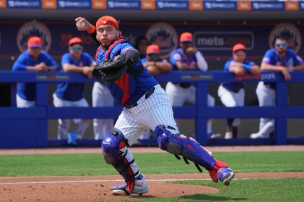 Mets star catcher is making progress toward returning from surgery