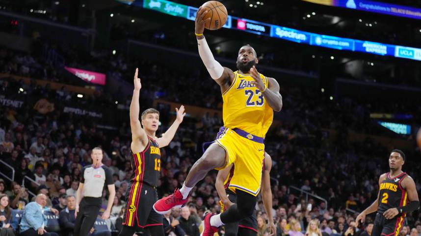 NBA: Atlanta Hawks at Los Angeles Lakers, knicks