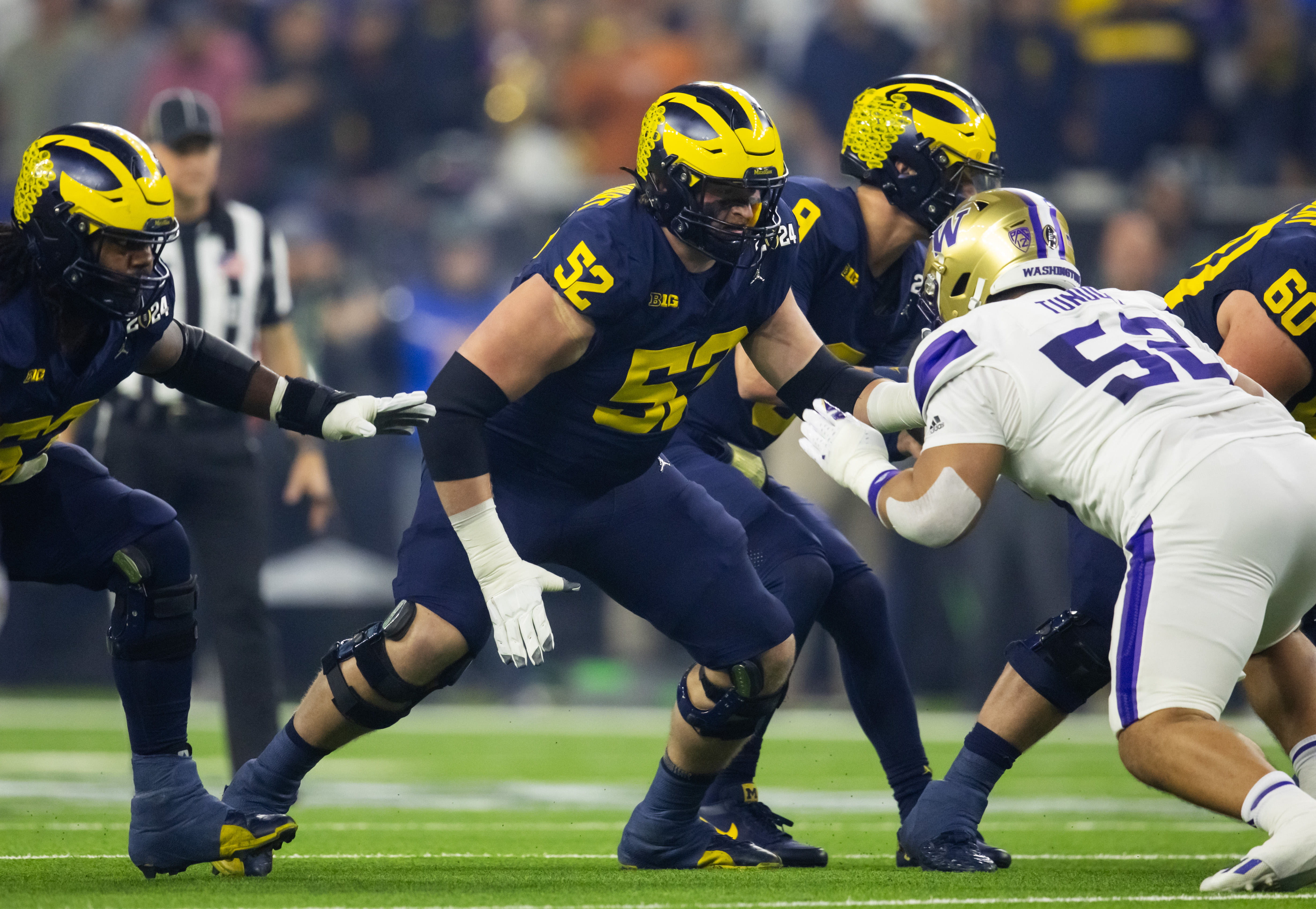 Michigan Wolverines offensive lineman Karsen Barnhart (New York Giants draft target)