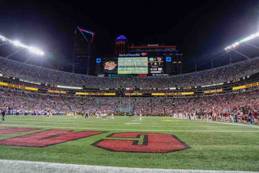 NCAA Football: North Carolina at South Carolina