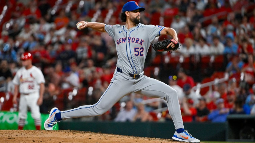 May 7, 2024; St. Louis, Missouri, USA;  New York Mets relief pitcher Jorge Lopez (52) pitches against the St. Louis Cardinals during the seventh inning at Busch Stadium. Mandatory Credit: Jeff Curry-USA TODAY Sports