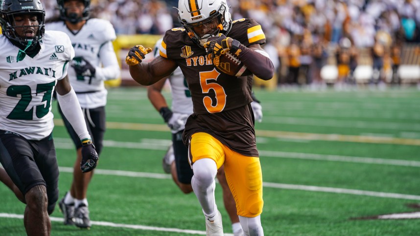 NCAA Football: Hawaii at Wyoming, ayir asante, new york giants