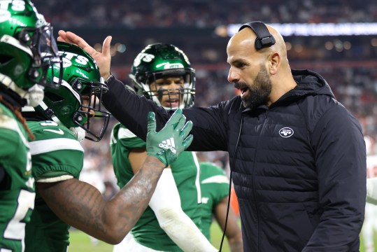 Dec 28, 2023; Cleveland, Ohio, USA; New York Jets head coach Robert Saleh talks to his players during the second half against the Cleveland Browns at Cleveland Browns Stadium. Mandatory Credit: Scott Galvin-USA TODAY Sports