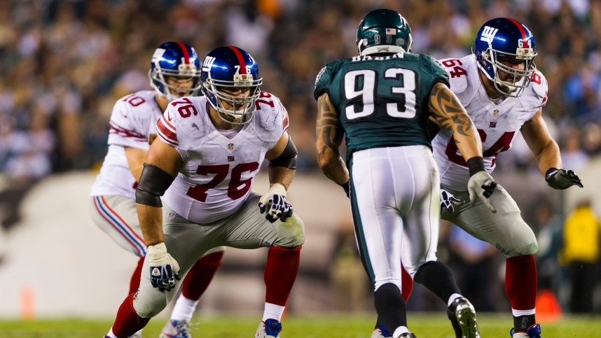 Sep 30, 2012; Philadelphia, PA, USA; New York Giants guard Chris Snee (76) looks to block during the second quarter against the Philadelphia Eagles at Lincoln Financial Field.The Eagles defeated The Giants 19-17.  Mandatory Credit: Howard Smith-USA TODAY Sports