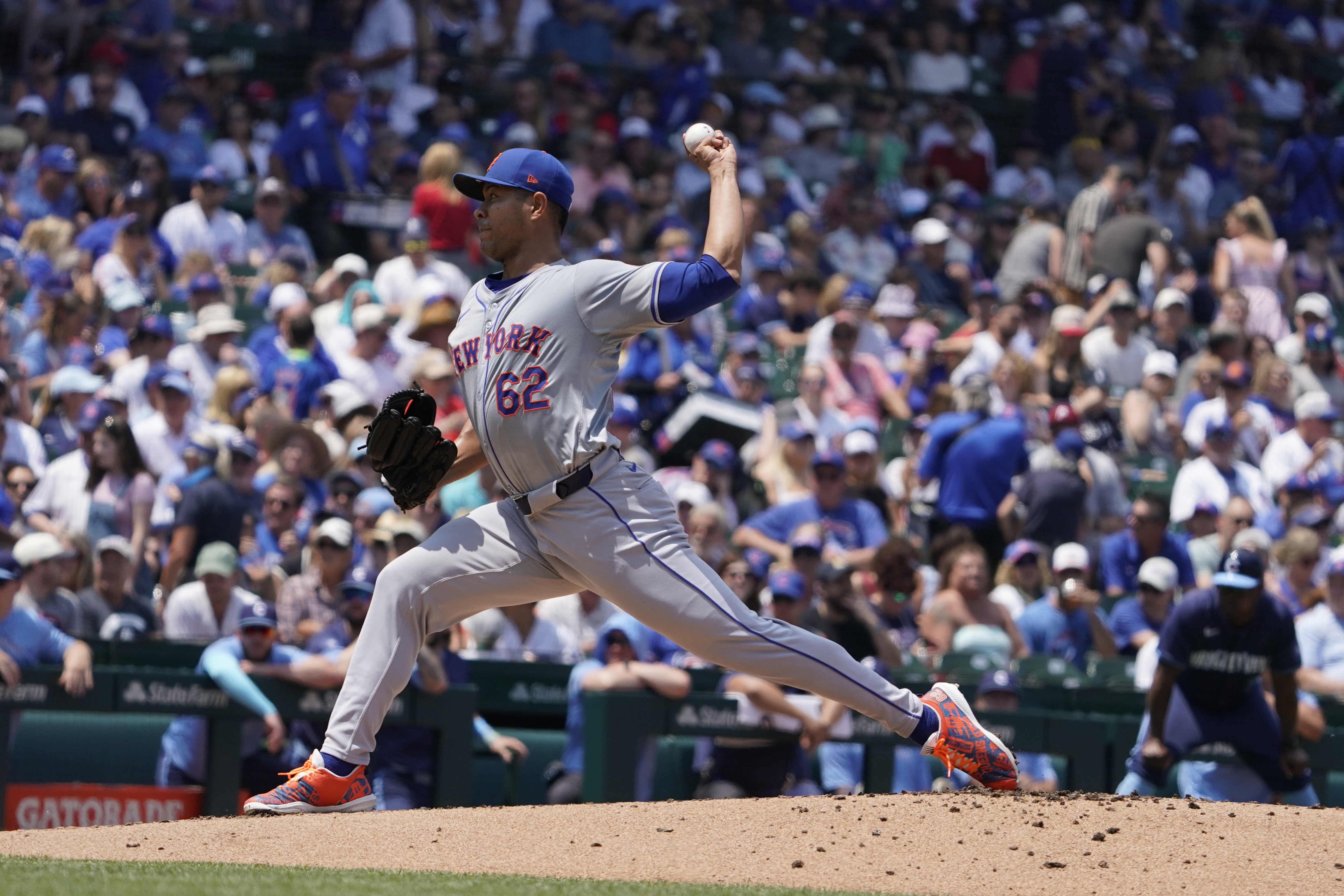 Jun 21, 2024; Chicago, Illinois, USA; New York Mets pitcher Jose Quintana (62) throws a pitch against the Chicago Cubs during the first inning at Wrigley Field. Mandatory Credit: David Banks-USA TODAY Sports