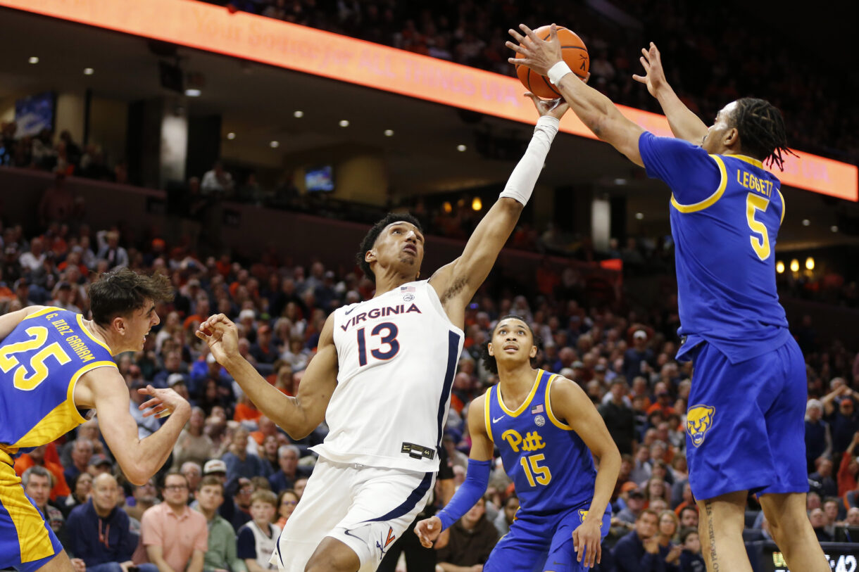 NCAA Basketball: Pittsburgh at Virginia, knicks