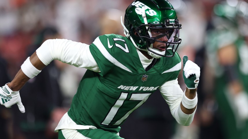 Dec 28, 2023; Cleveland, Ohio, USA; New York Jets wide receiver Garrett Wilson (17) warms up before the game against the Cleveland Browns at Cleveland Browns Stadium. Mandatory Credit: Scott Galvin-USA TODAY Sports