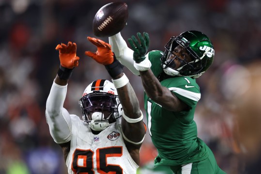 Dec 28, 2023; Cleveland, Ohio, USA; New York Jets cornerback Sauce Gardner (1) breaks up a pass intended for Cleveland Browns tight end David Njoku (85) during the second half during the first half at Cleveland Browns Stadium. Mandatory Credit: Scott Galvin-USA TODAY Sports