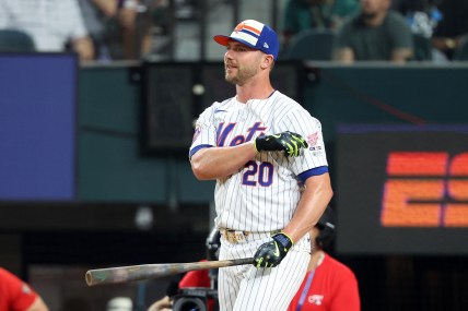 Jul 15, 2024; Arlington, TX, USA; National League first baseman Pete Alonso of the New York Mets (20) reacts during the 2024 Home Run Derby at Globe Life Field. Mandatory Credit: Kevin Jairaj-USA TODAY Sports