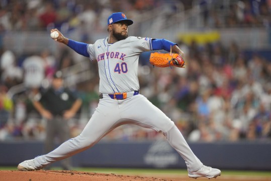 July 20, 2024; Miami, Florida, USA; New York Mets starting pitcher Luis Severino (40) throws in the first inning against the Miami Marlins at loanDepot Park. Mandatory Photo Credit: Jim Rassol-USA TODAY Sports
