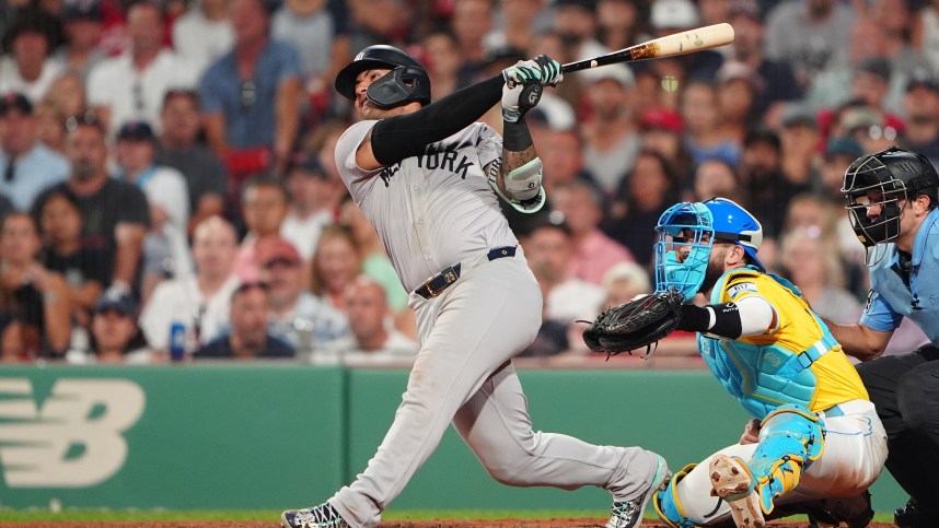 MLB: New York Yankees at Boston Red Sox, gleyber torres