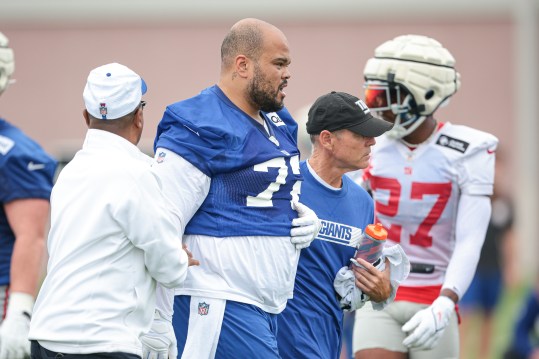 Jul 24, 2024; East Rutherford, NJ, USA; New York Giants guard Jermaine Eluemunor (72) walks off the field after an injury during training camp at Quest Diagnostics Training Facility. Mandatory Credit: Vincent Carchietta-USA TODAY Sports