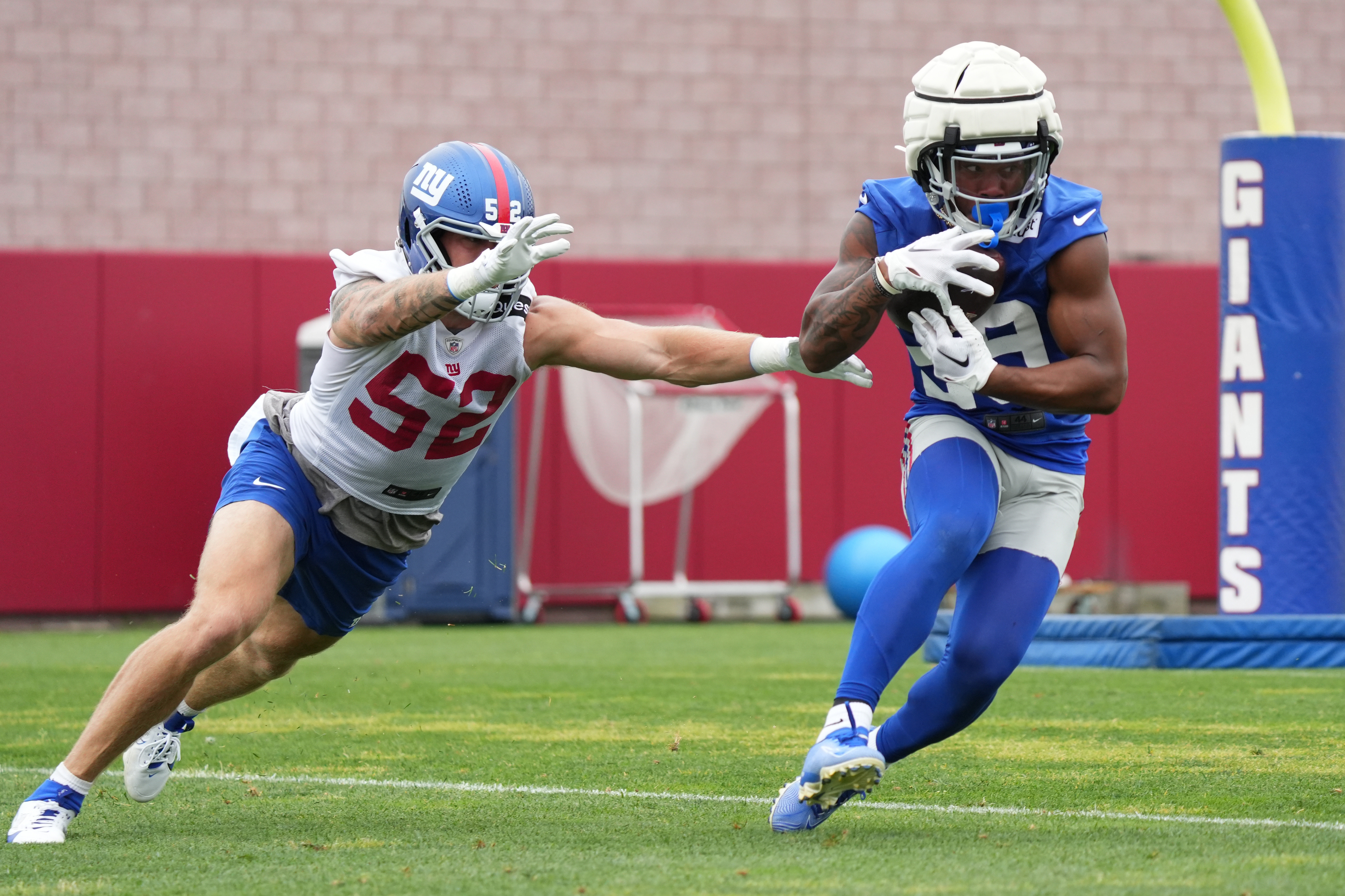 Giants' rookie running back already making waves at camp