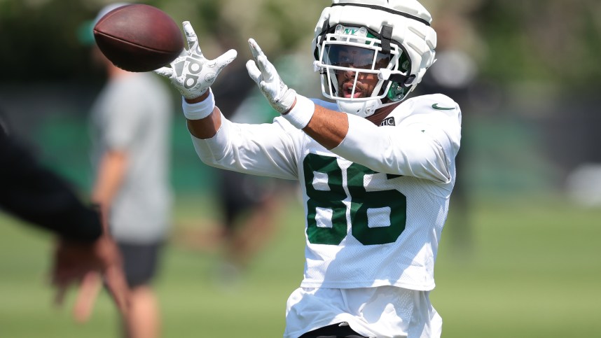 Jul 27, 2024; Florham Park, NJ, USA; New York Jets wide receiver Malik Taylor (86) catches the ball during training camp at Atlantic Health Jets Training Center. Mandatory Credit: Vincent Carchietta-USA TODAY Sports