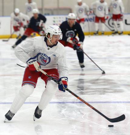 Rangers’ top 2 prospects gaining ‘inseparable’ chemistry at rookie camp