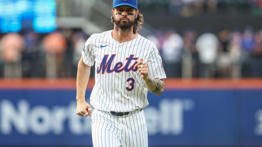 Jul 29, 2024; New York City, New York, USA;  New York Mets right fielder Jesse Winker (3) at Citi Field. Mandatory Credit: Wendell Cruz-USA TODAY Sports