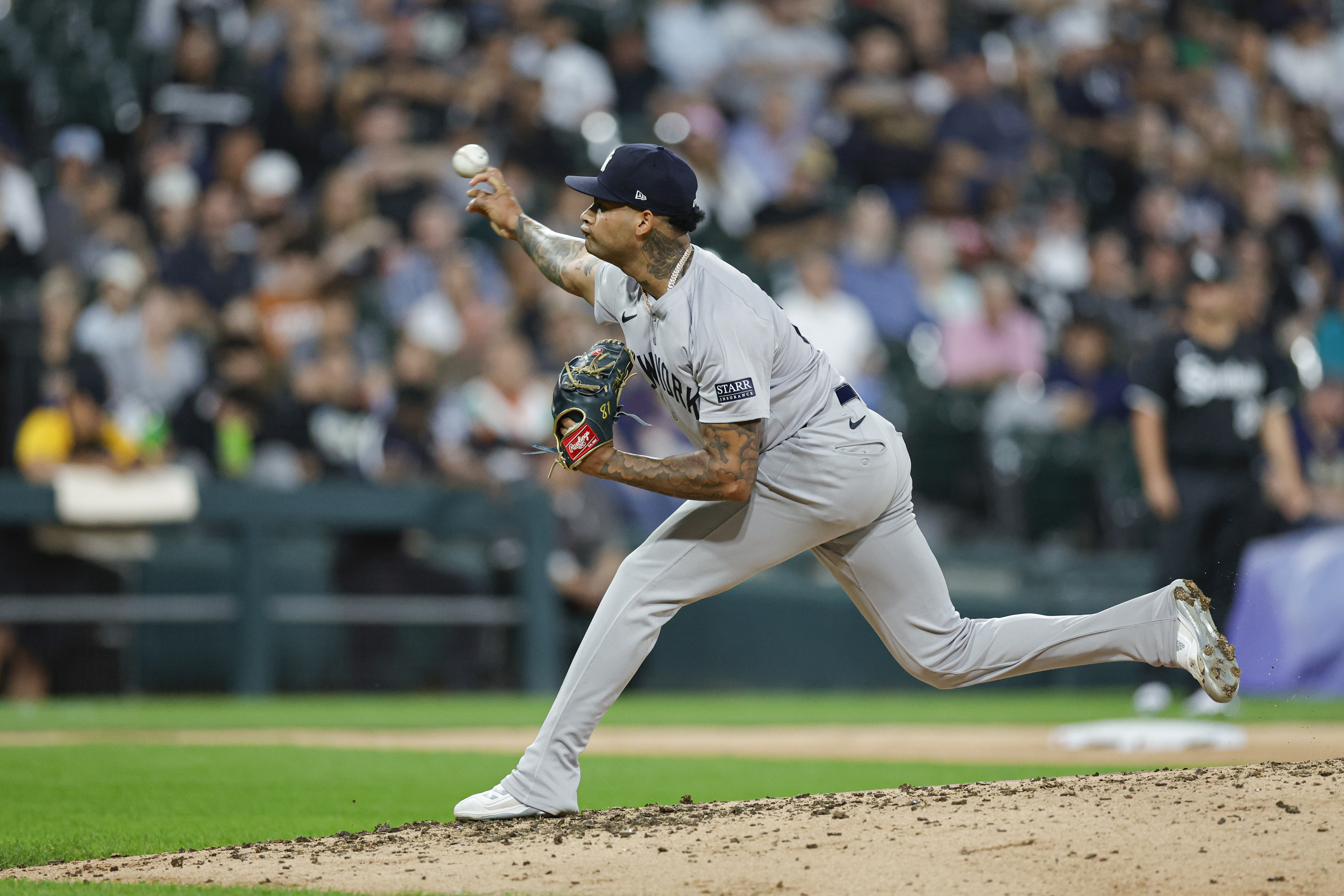 MLB: New York Yankees at Chicago White Sox, luis gil