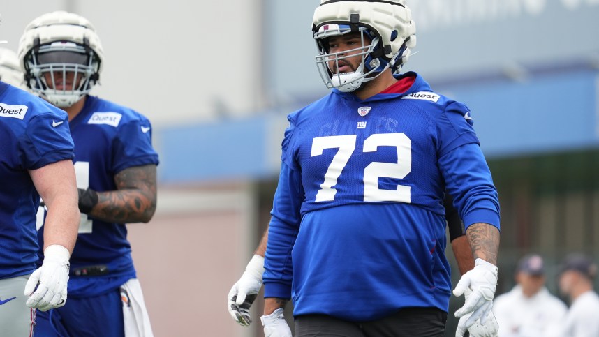 Jul 25, 2024; East Rutherford, NY, USA; New York Giants offensive guard Jermaine Eluemunor (72) practices during training camp at Quest Diagnostics Training Center. Mandatory Credit: Lucas Boland-USA TODAY Sports