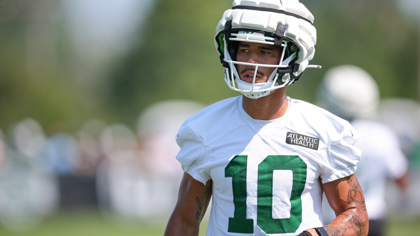 Jul 27, 2024; Florham Park, NJ, USA; New York Jets wide receiver Allen Lazard (10) looks on during training camp at Atlantic Health Jets Training Center. Mandatory Credit: Vincent Carchietta-USA TODAY Sports