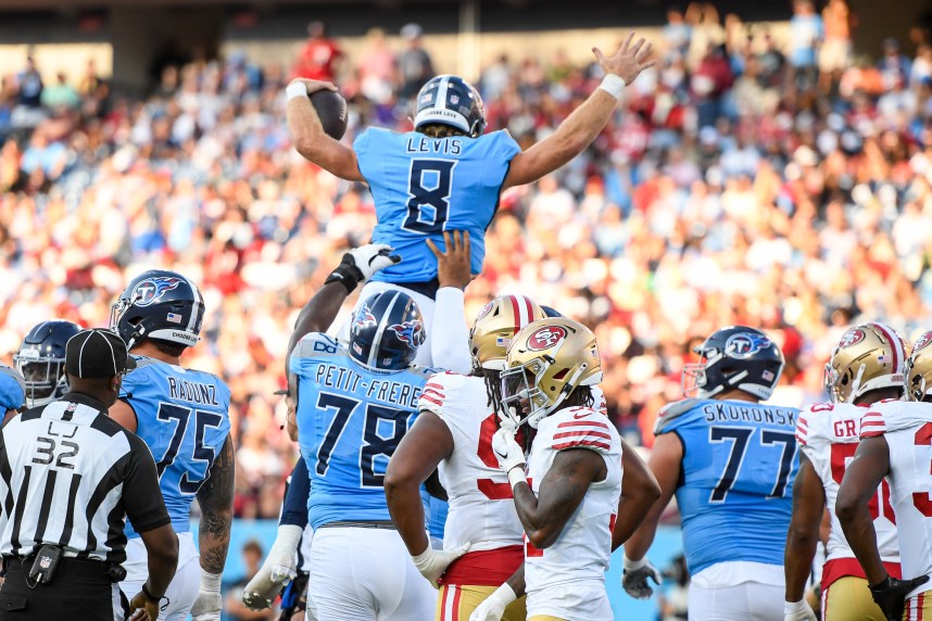 NFL: San Francisco 49ers at Tennessee Titans