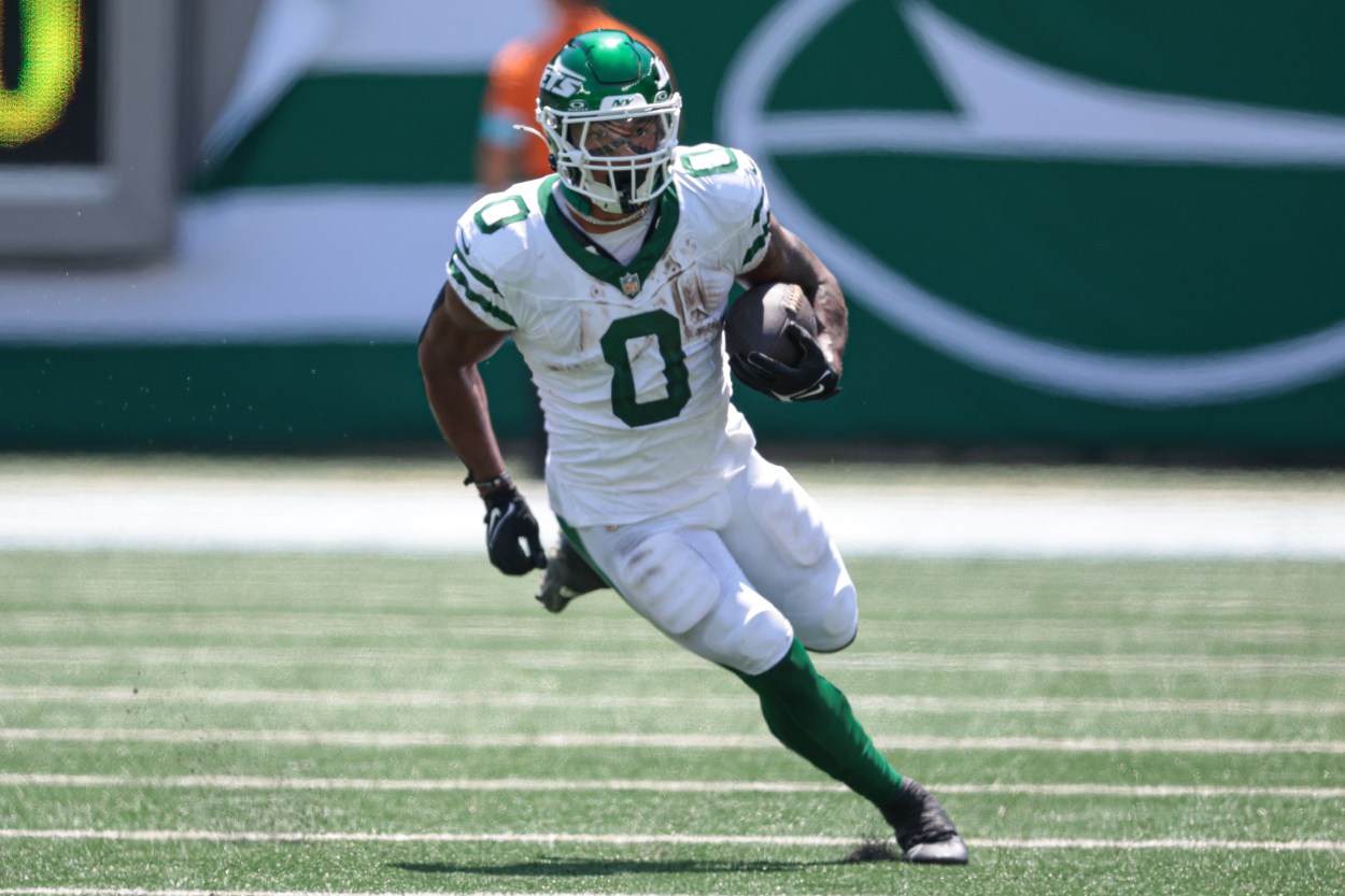 Aug 10, 2024; East Rutherford, New Jersey, USA; New York Jets running back Braelon Allen (0) carries the ball during the first half against the Washington Commanders at MetLife Stadium. Mandatory Credit: Vincent Carchietta-USA TODAY Sports