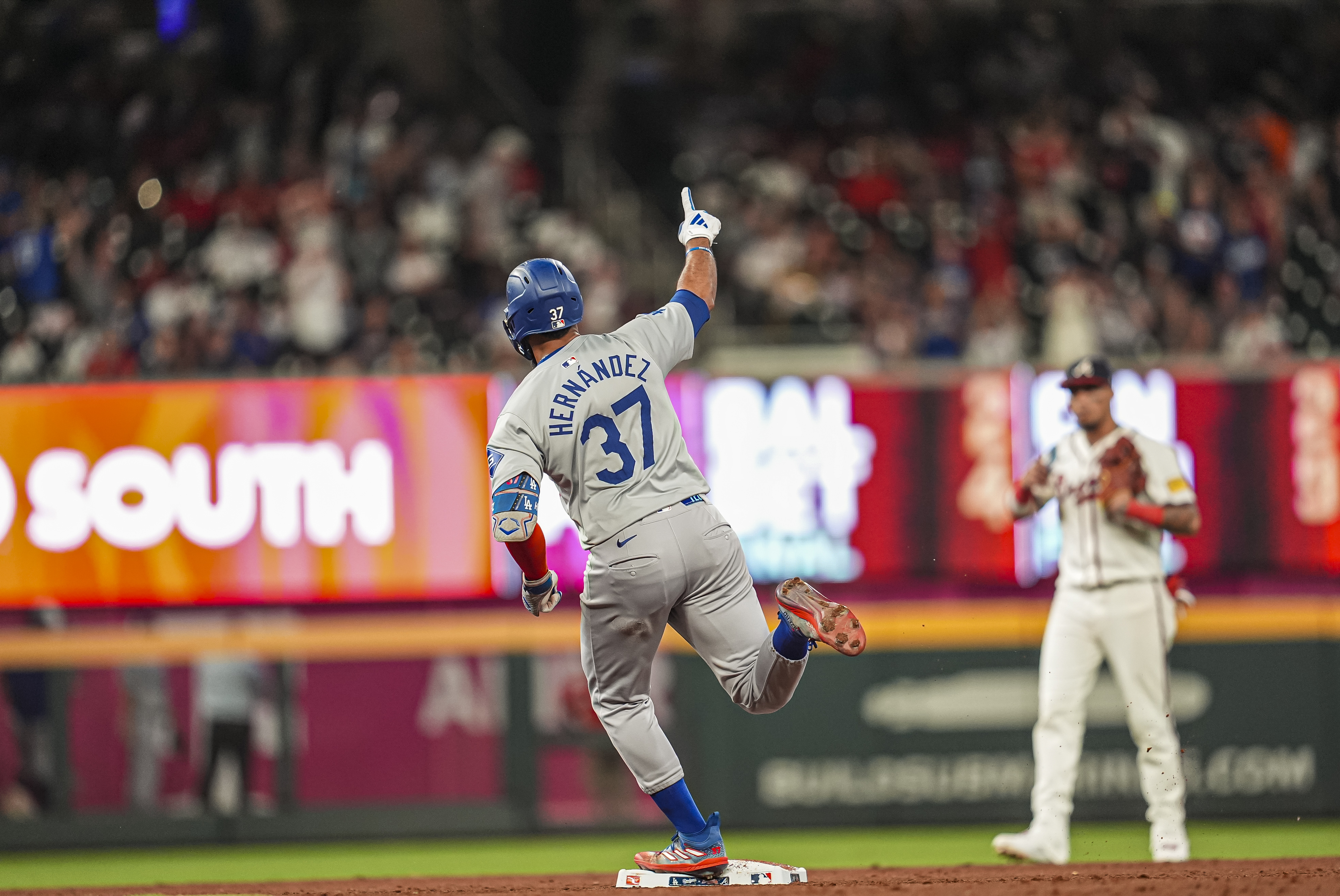 MLB: Los Angeles Dodgers at Atlanta Braves, teoscar hernandez