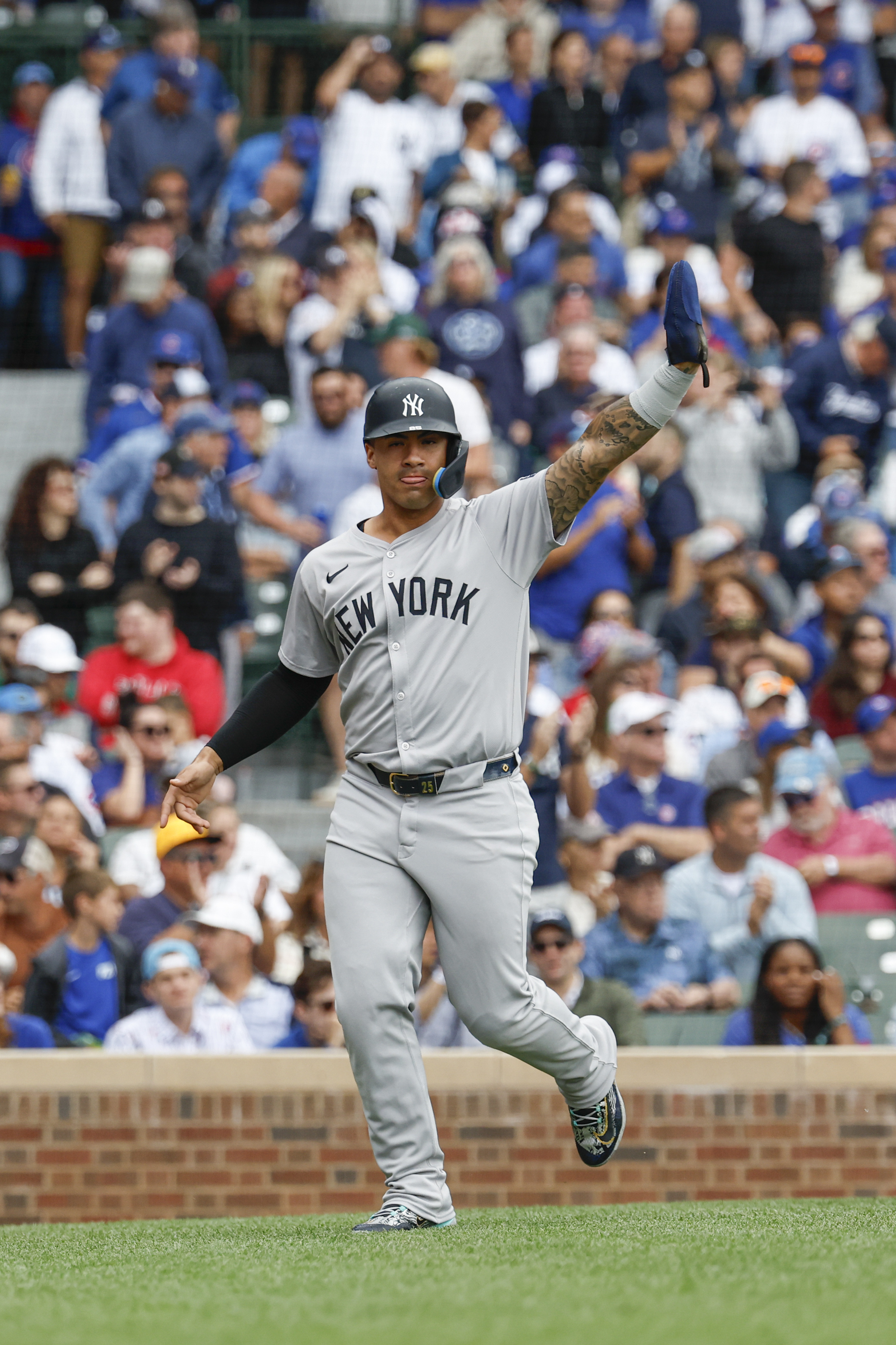 MLB: New York Yankees at Chicago Cubs, gleyber torres