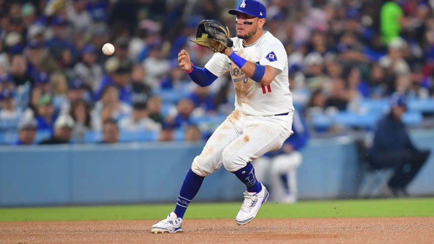 MLB: San Diego Padres at Los Angeles Dodgers, miguel rojas