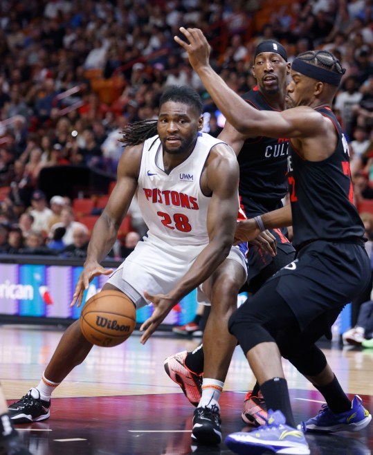 NBA: Detroit Pistons at Miami Heat, knicks