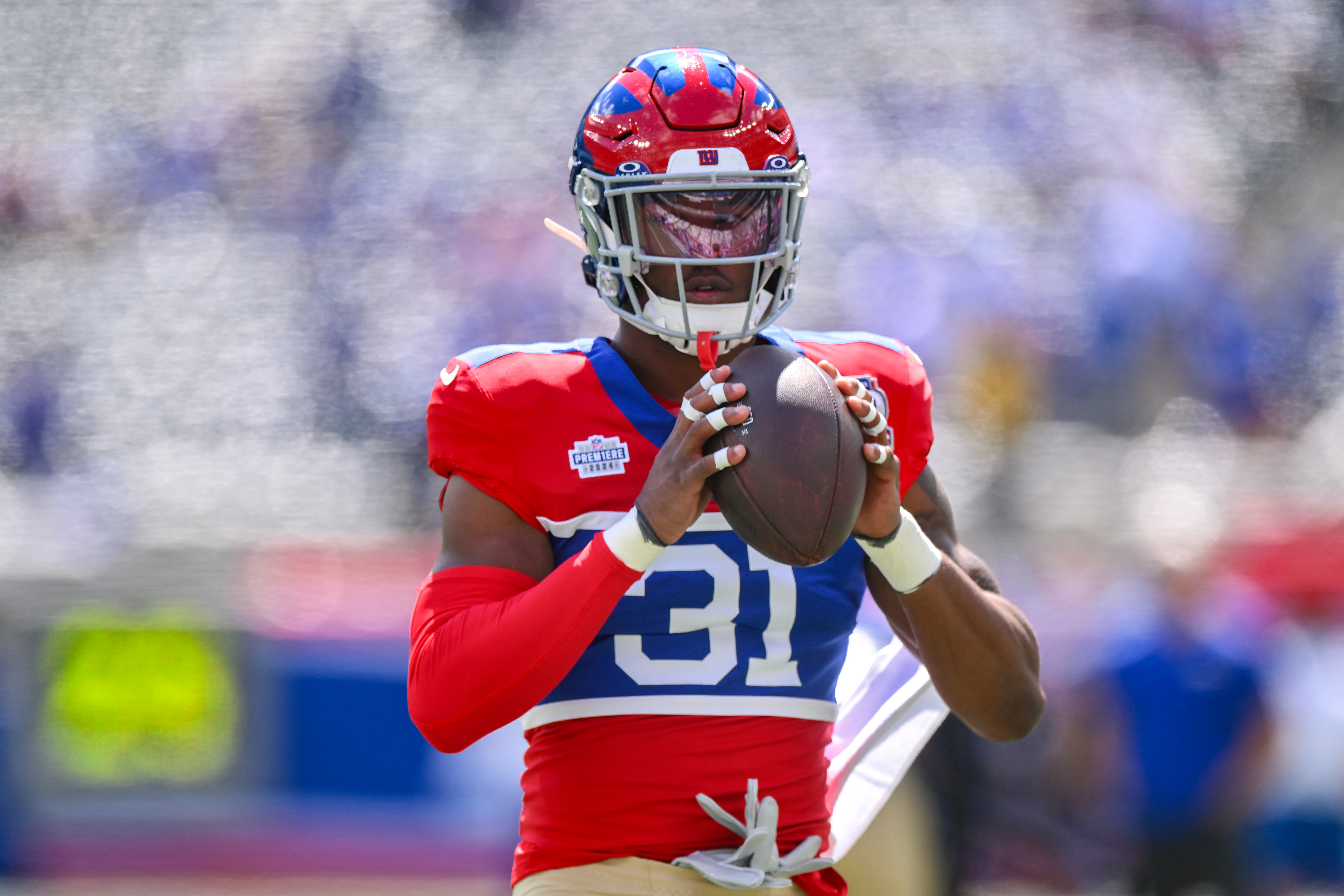 Sep 8, 2024; East Rutherford, New Jersey, USA; New York Giants safety Tyler Nubin (31) warms up before a game against the Minnesota Vikings at MetLife Stadium. Mandatory Credit: John Jones-Imagn Images