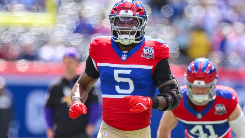 Sep 8, 2024; East Rutherford, New Jersey, USA; New York Giants linebacker Kayvon Thibodeaux (5) warms up before a game against the Minnesota Vikings at MetLife Stadium. Mandatory Credit: John Jones-Imagn Images