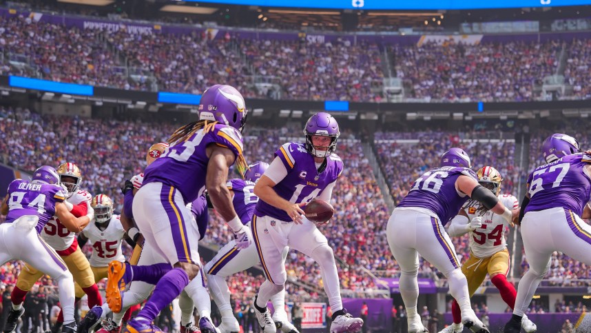 NFL: San Francisco 49ers at Minnesota Vikings