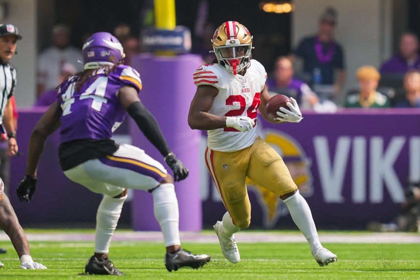 NFL: San Francisco 49ers at Minnesota Vikings