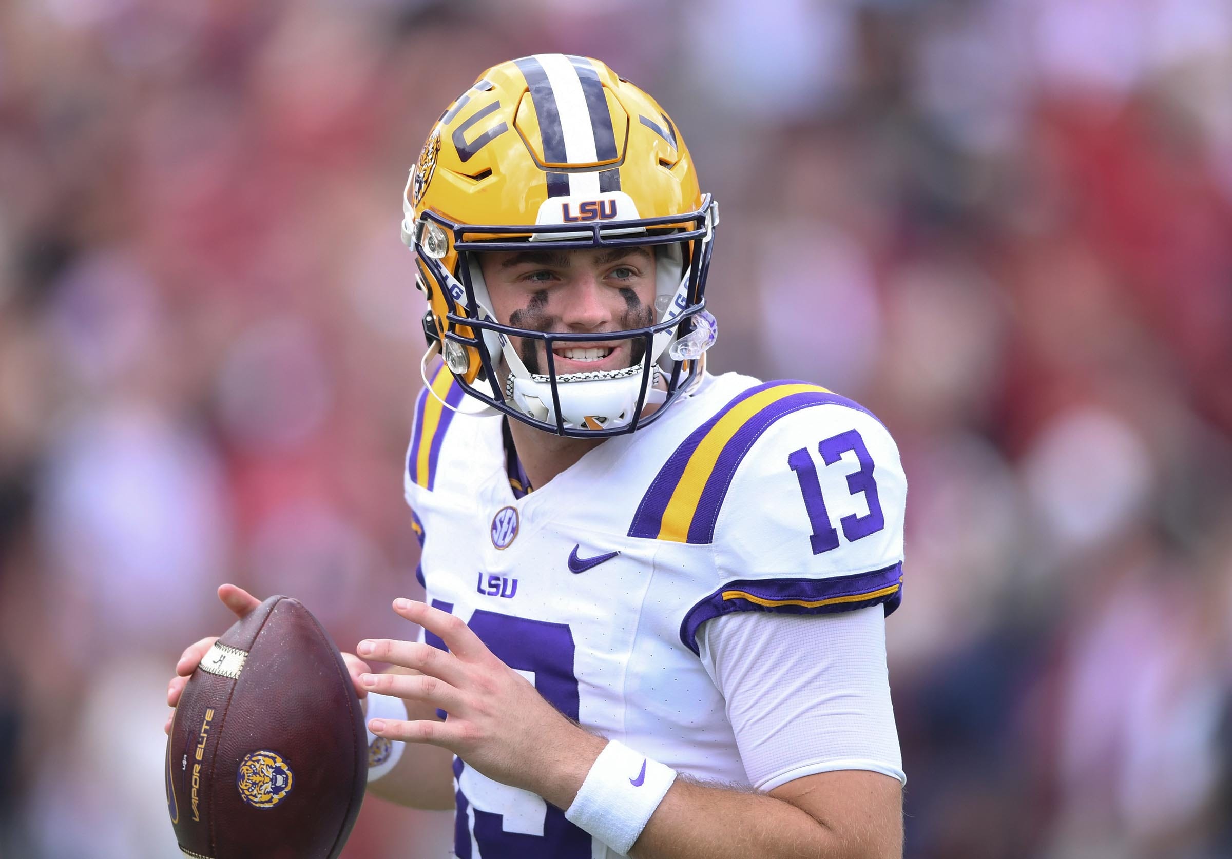 Giants get closer look at LSU star quarterback prospect