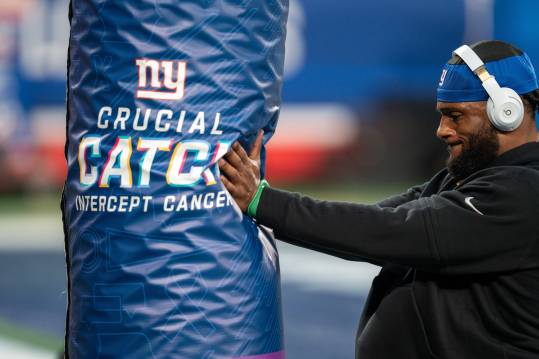 Sep 26, 2024; East Rutherford, NJ, US; New York Giants linebacker Kayvon Thibodeaux (5) warms up during pre-game at MetLife Stadium. Mandatory Credit: Julian Guadalupe-NorthJersey.com