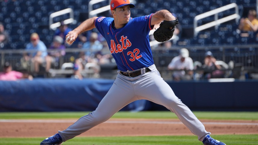 Feb 26, 2024; West Palm Beach, Florida, USA;  New York Mets starting pitcher Max Kranick (32) pitches against the Washington Nationals in the first inning at CACTI Park of the Palm Beaches. Mandatory Credit: Jim Rassol-Imagn Images