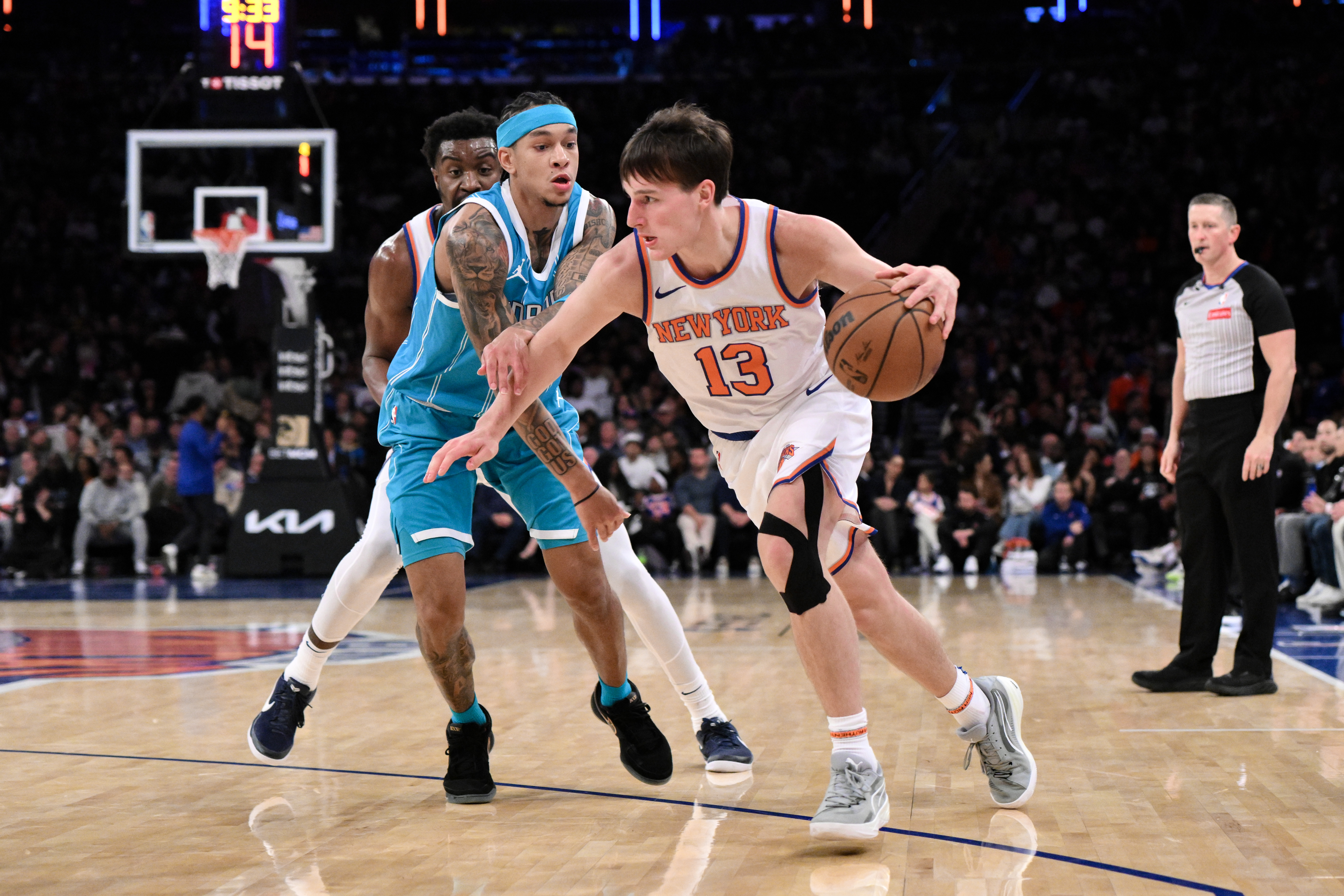 Knicks’ rookie sensation flashes elite playmaking in victory over Hornets