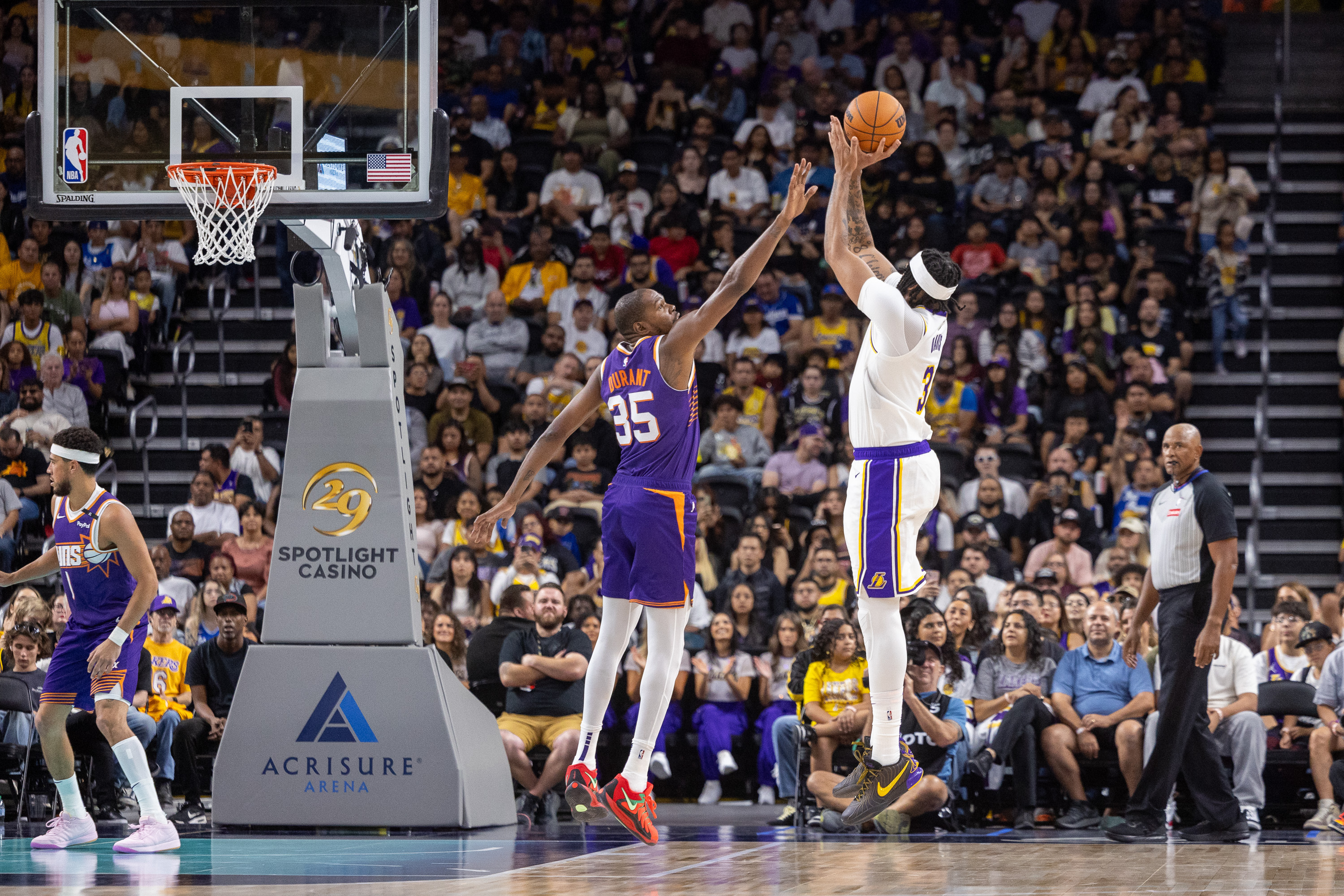 NBA: Preseason-Phoenix Suns at Los Angeles Lakers