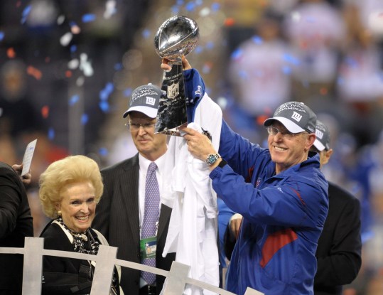 NFL: Super Bowl XLVI-New York Giants vs New England Patriots