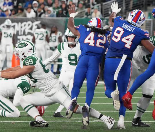 East Rutherford, NJ -- October 14, 2024 -- The first of two missed fields goals by Greg Zuerlein of the Jetss in the second half. The Buffalo Bills came to MetLife Stadium to play the NY Jets. The Jets played their first game under new interim head coach Jeff Ulbrich.